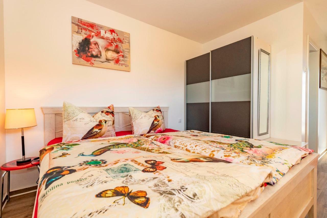 Villa Mia Nr 1 Mit Terrasse Eg 1 Raum Wohnung غورين المظهر الخارجي الصورة